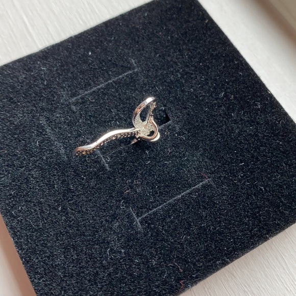 Silver Bow Charm 🎀 - Picture 3 of 3